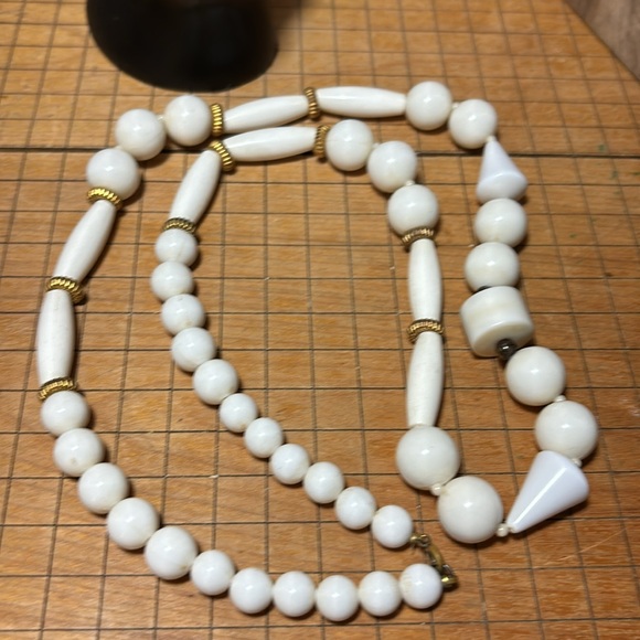 MCM Mixed Geometric White Beads Brass Tone Ribbed Spacers Spring Ring Clasp EVC - Picture 12 of 13